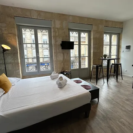 Superbe Avec Climatisation Et Belle Pierre Bordelaise Pour 2 Personnes Lejlighed