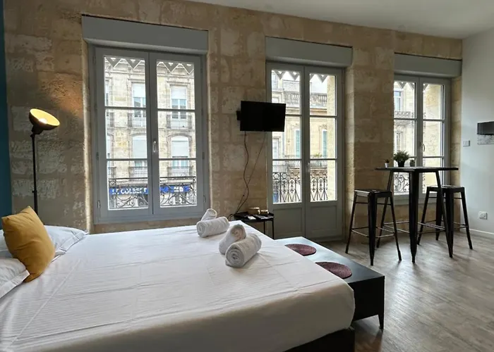 Superbe Avec Climatisation Et Belle Pierre Bordelaise Pour 2 Personnes Apartamento *